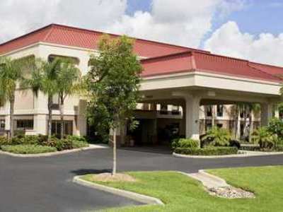 Hampton Naples - I-75 Vineyards