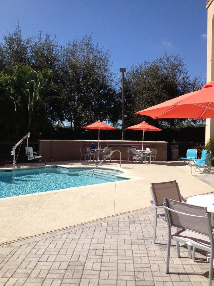 Hampton Naples - I-75 Hotel